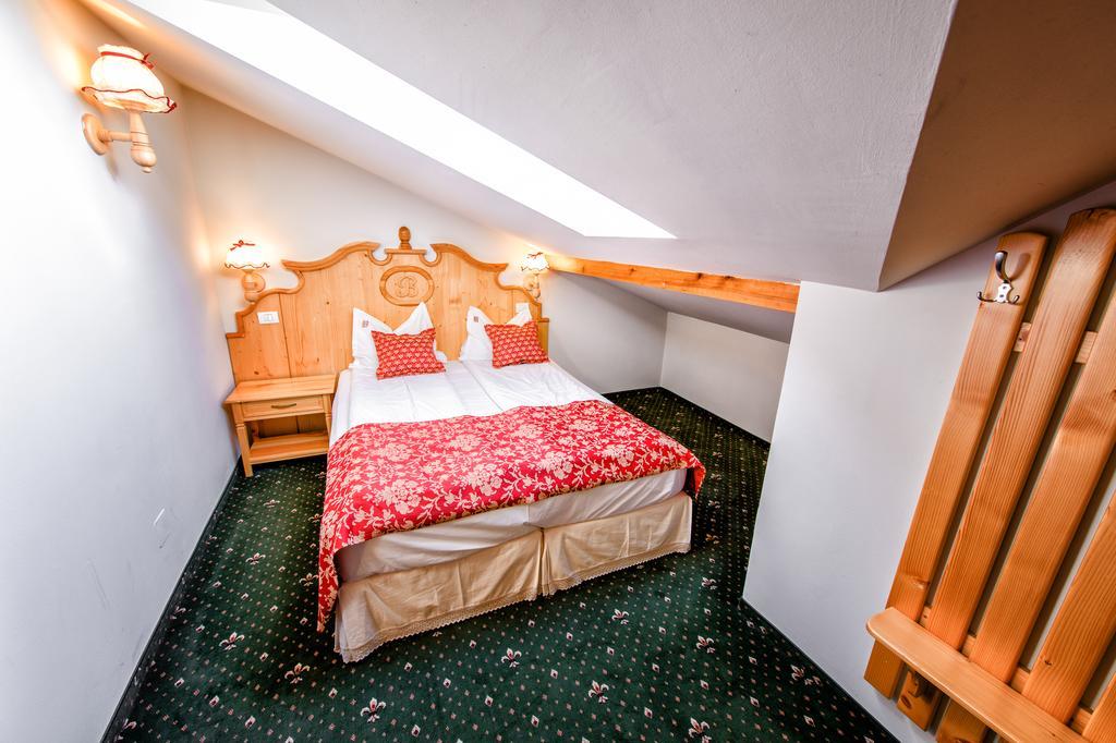 Brandeberg Pension & Restaurant Bran  Room photo