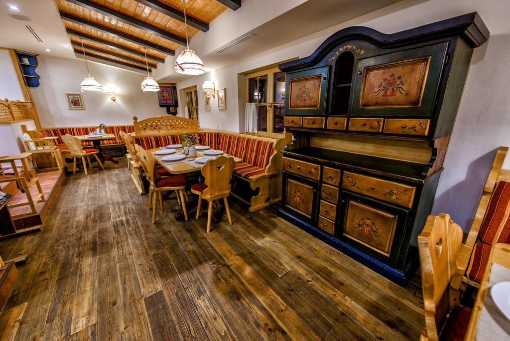 Brandeberg Pension & Restaurant Bran  Exterior photo
